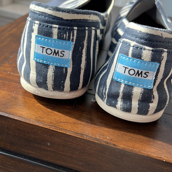 Toms blue and ivory striped size 11 - Picture 3 of 4
